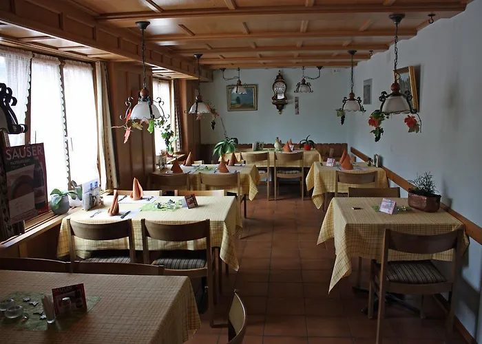 Koi-gartenteich Szálloda 2*